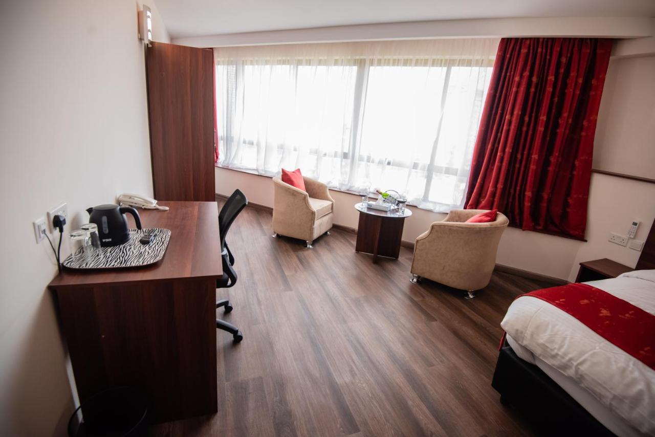 The Crossroads Hotel, Westlands 奈洛比 外观 照片